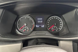 valkoinen Volkswagen Transporter 2020 kuva 12.