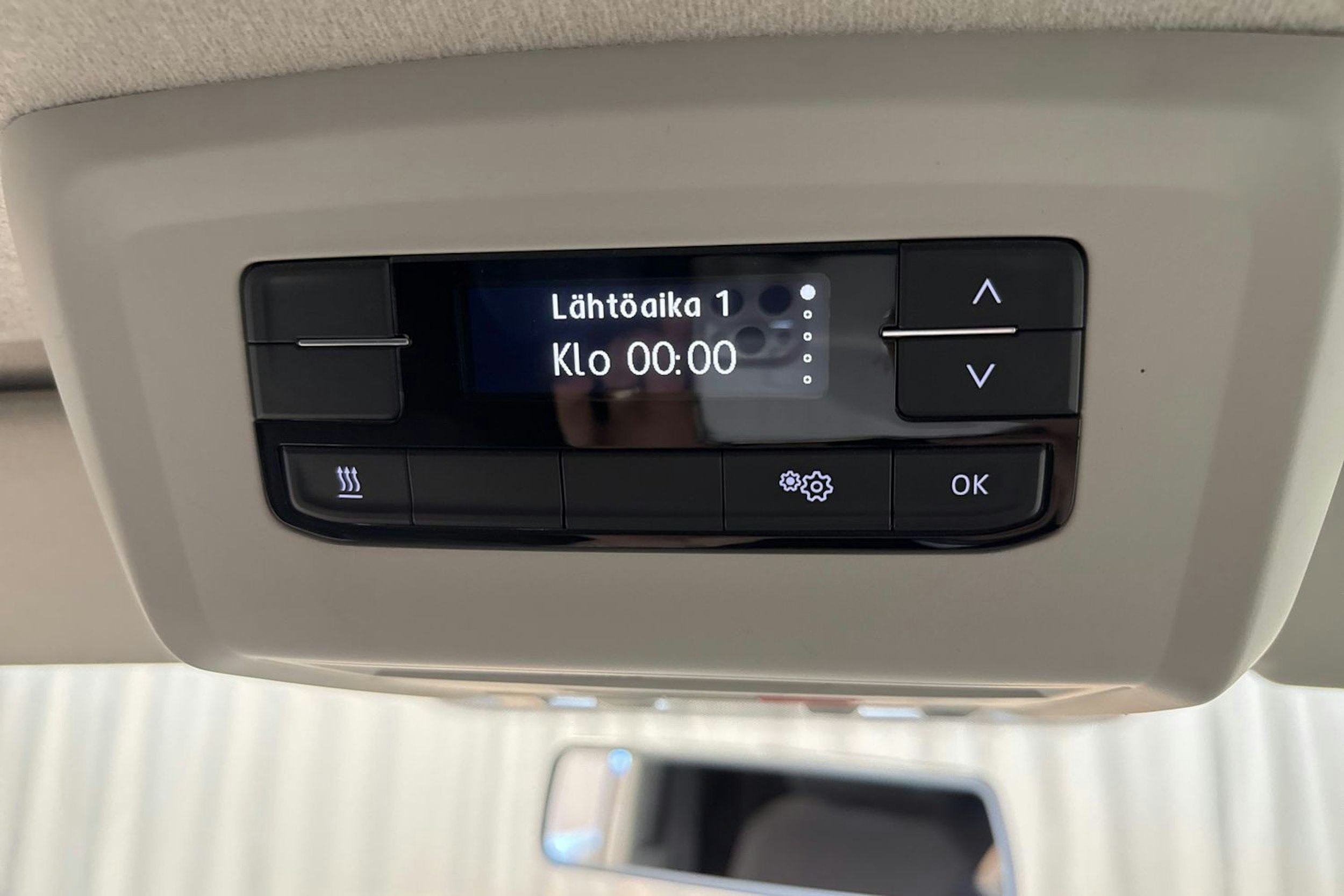 valkoinen Volkswagen Transporter 2020 kuva 22.