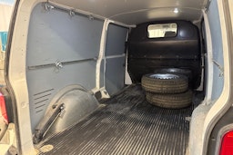 valkoinen Volkswagen Transporter 2020 kuva 24.