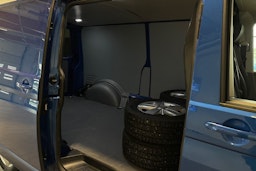 Sininen Volkswagen TRANSPORTER 2020 kuva 12.