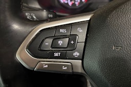Sininen Volkswagen TRANSPORTER 2020 kuva 16.