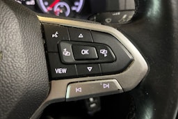 Sininen Volkswagen TRANSPORTER 2020 kuva 17.