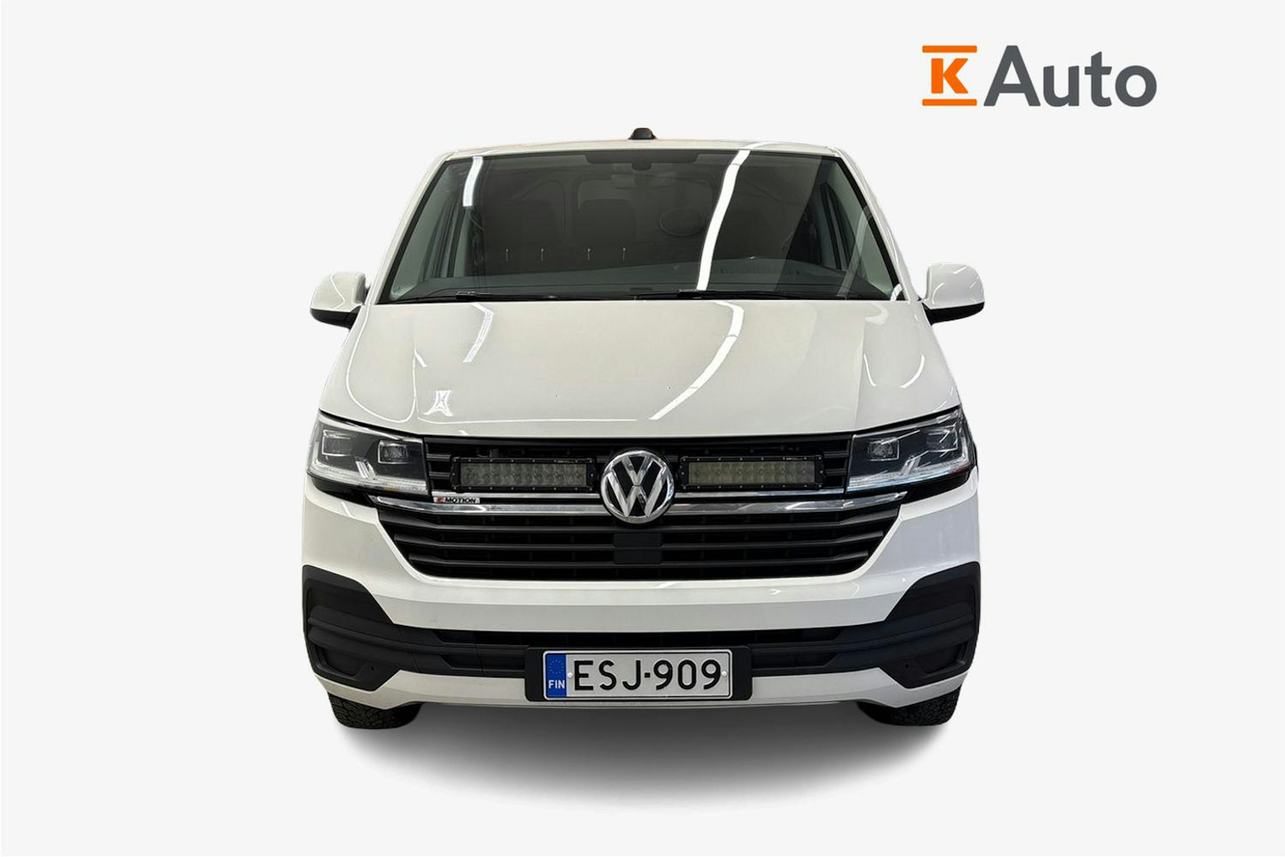 valkoinen Volkswagen Transporter 2020 kuva 5.