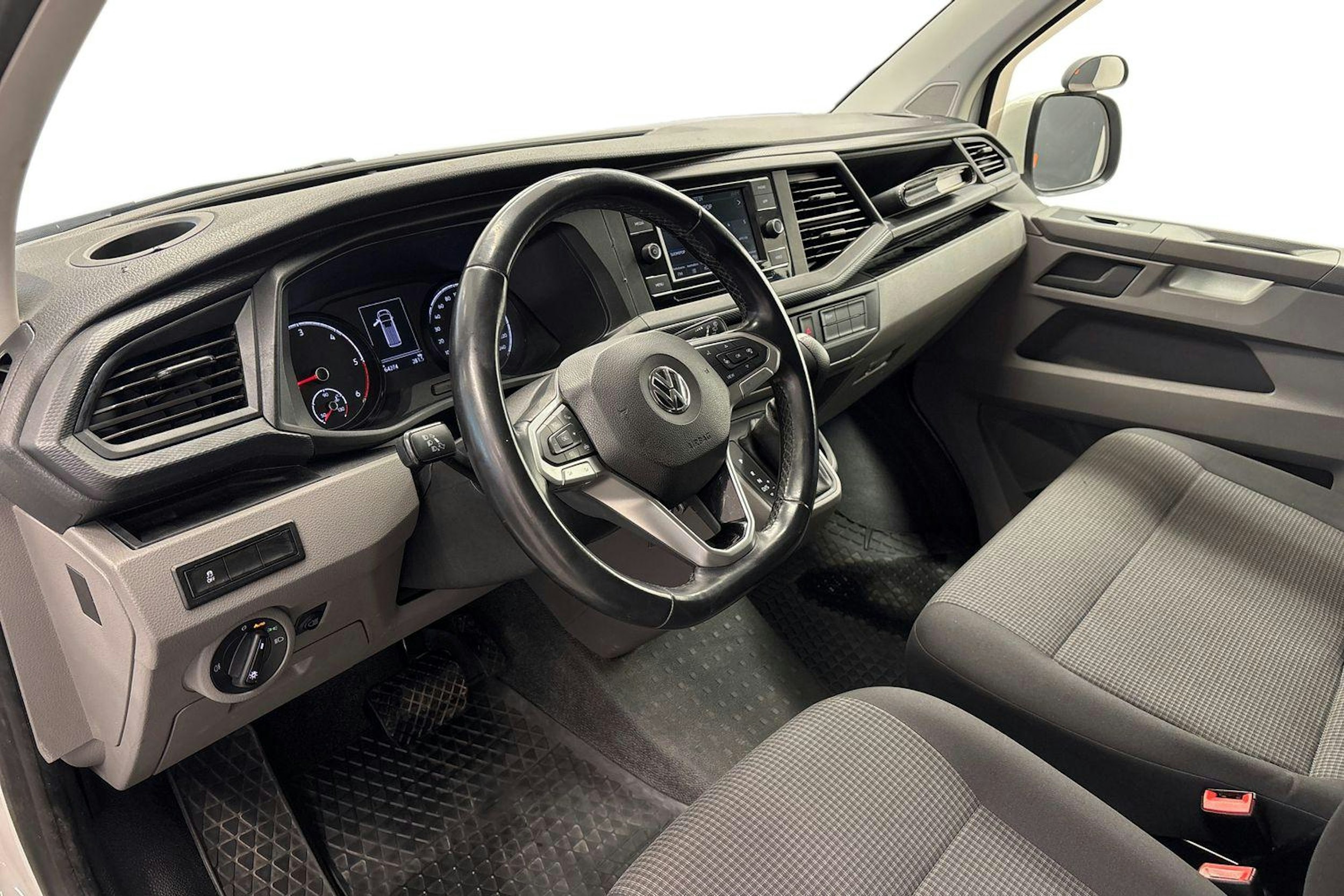 valkoinen Volkswagen Transporter 2020 kuva 7.