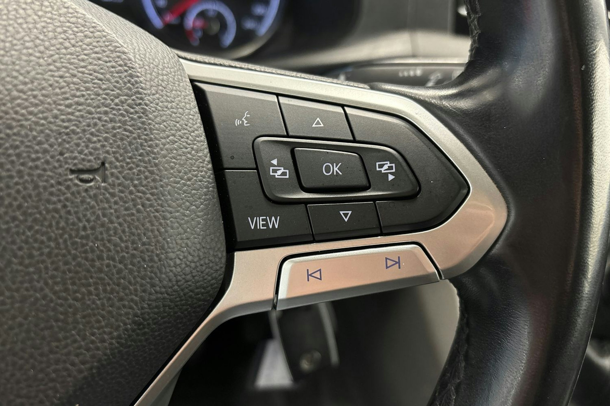 valkoinen Volkswagen Transporter 2020 kuva 16.