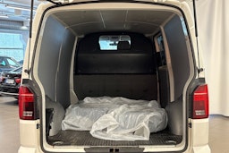 valkoinen Volkswagen Transporter 2020 kuva 22.