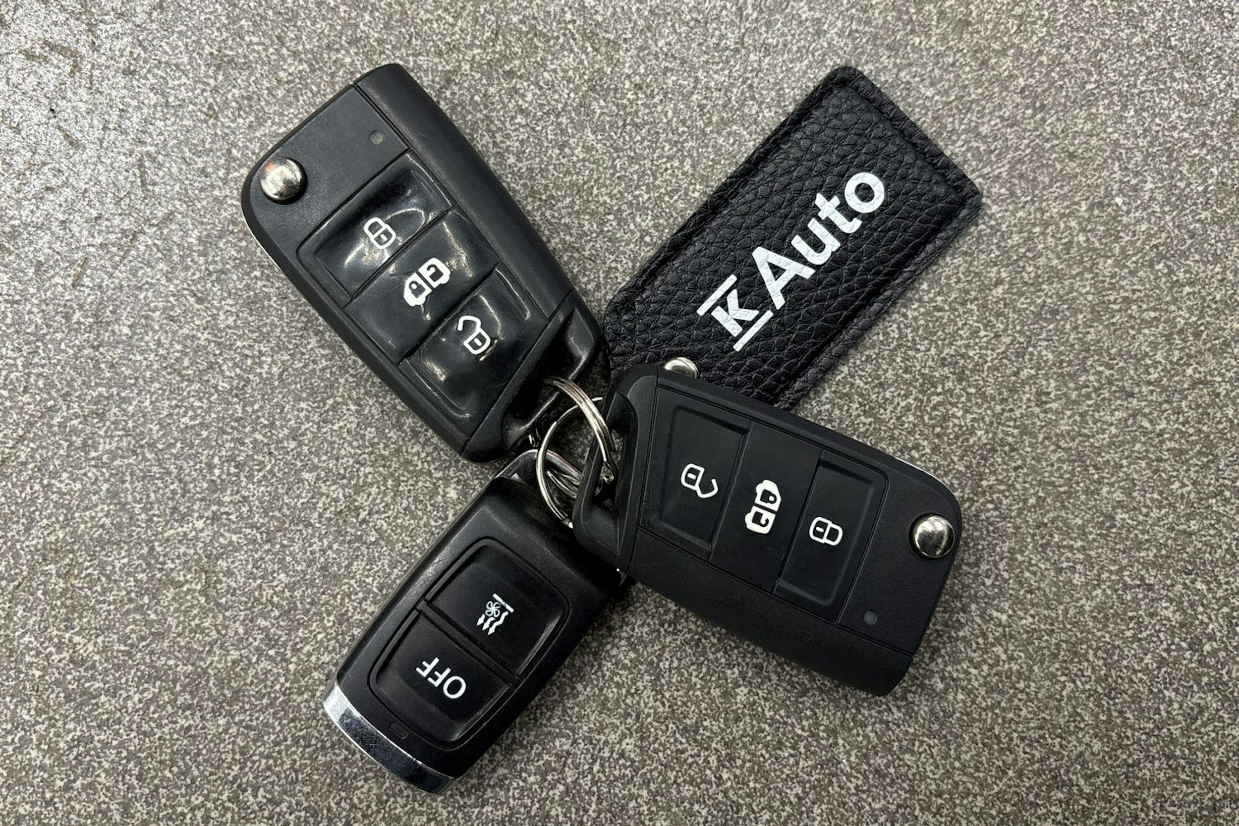 valkoinen Volkswagen Transporter 2020 kuva 23.