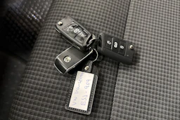 valkoinen Volkswagen Transporter 2020 kuva 25.