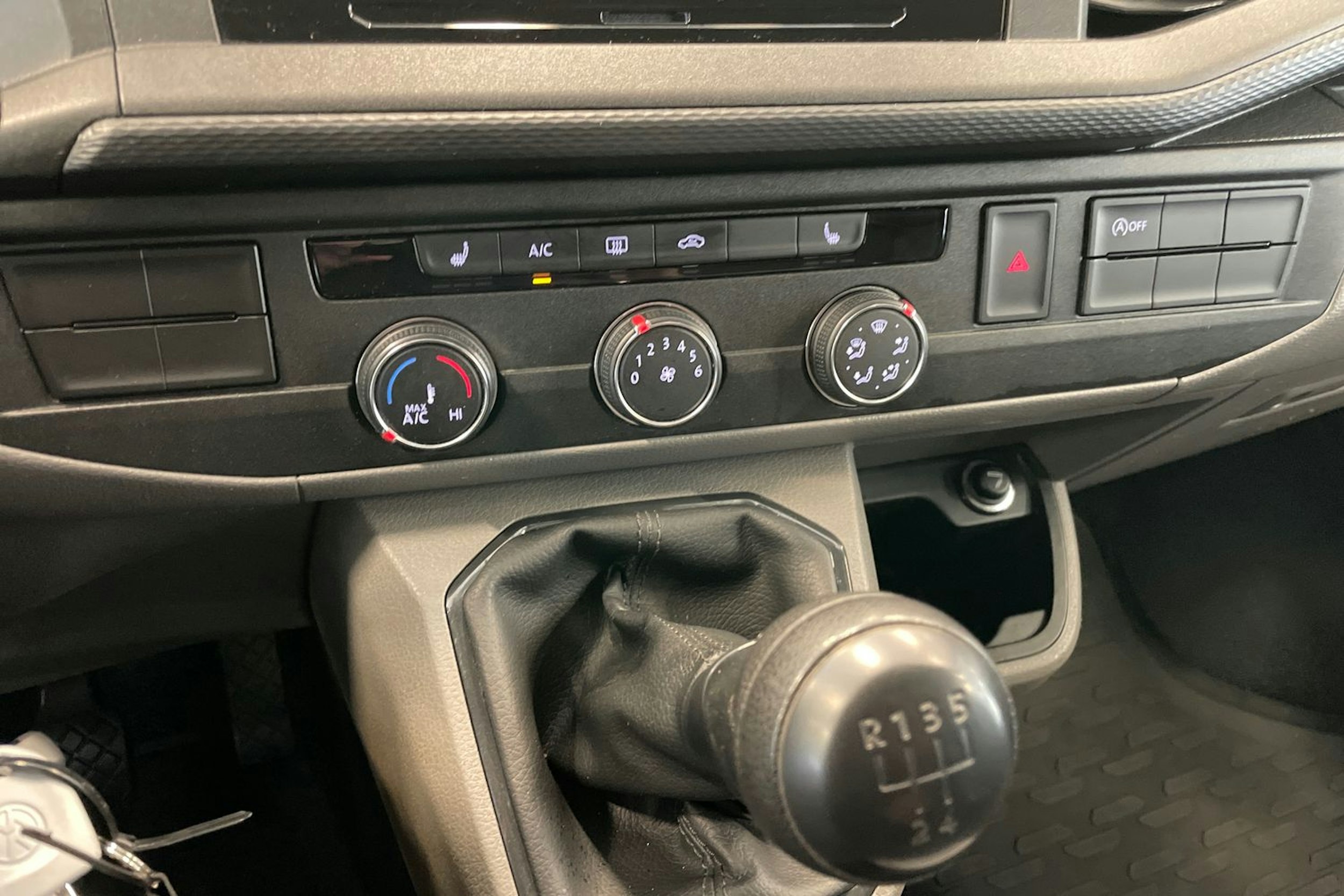 Hopea Volkswagen TRANSPORTER 2020 kuva 13.
