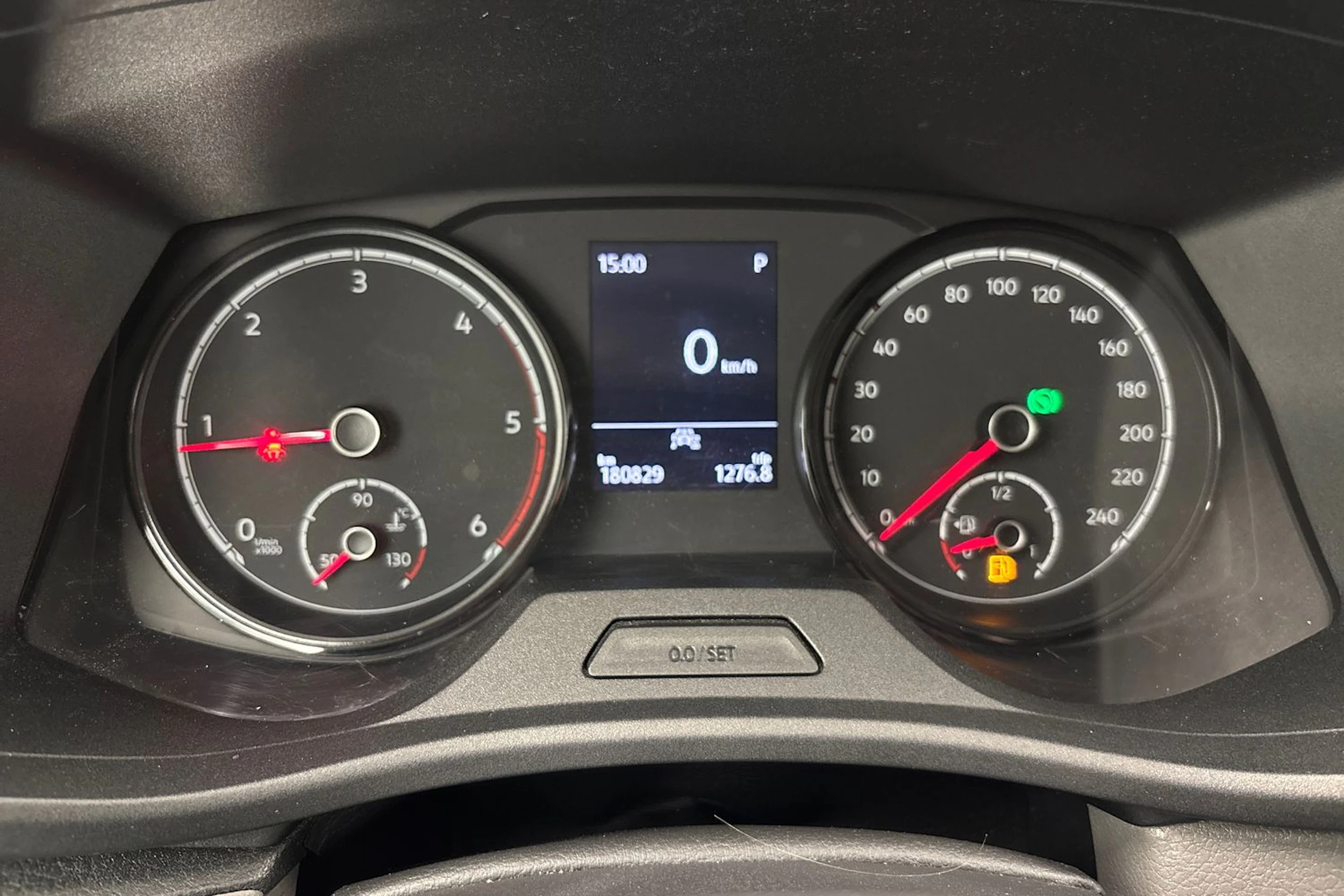 valkoinen Volkswagen Transporter 2020 kuva 13.
