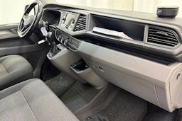 valkoinen Volkswagen Transporter 2020 kuva 22.