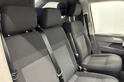 valkoinen Volkswagen Transporter 2020 kuva 23.