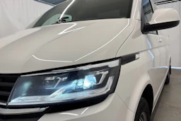 valkoinen Volkswagen Transporter 2020 kuva 29.