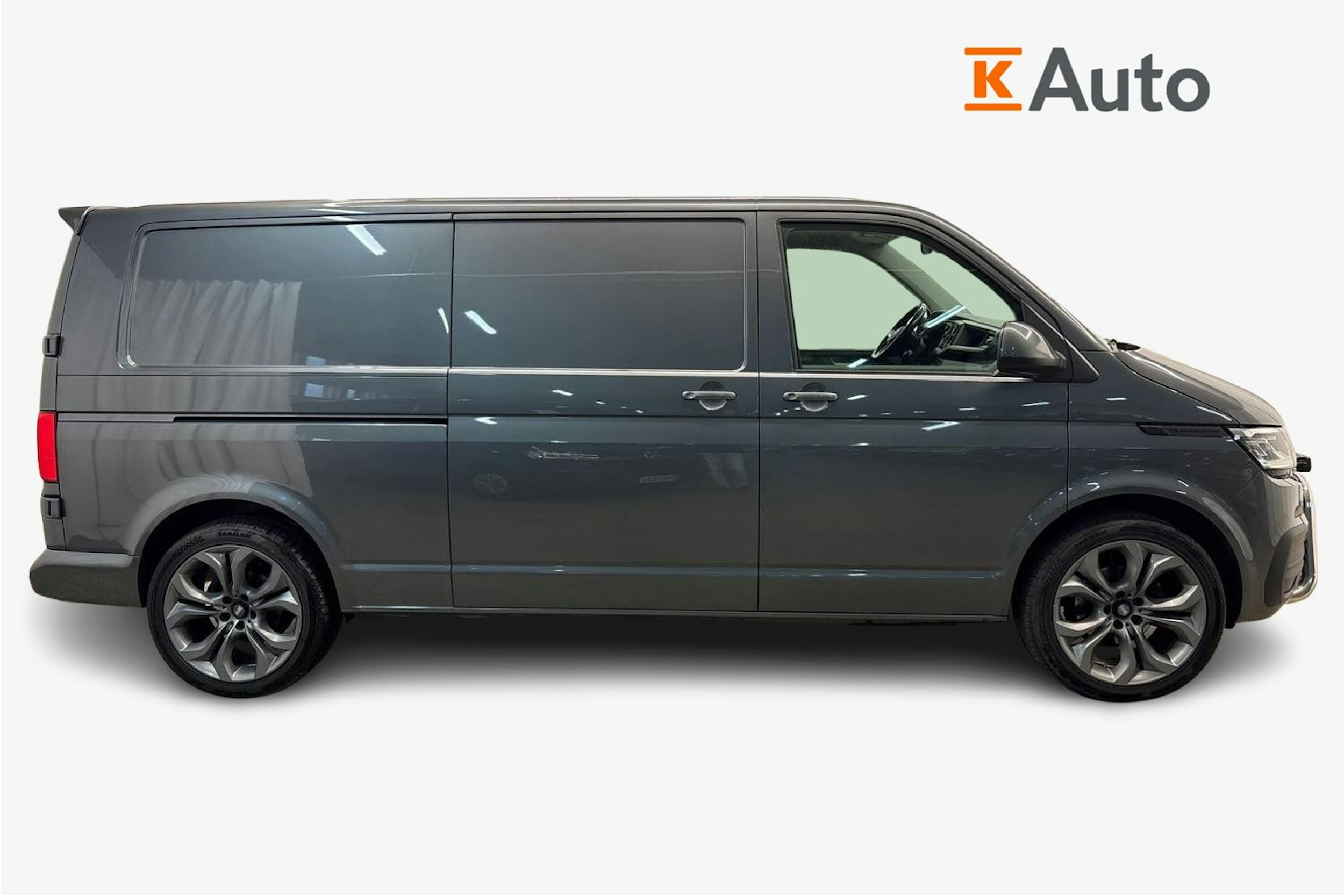 Harmaa Volkswagen Transporter 2020 kuva 5.