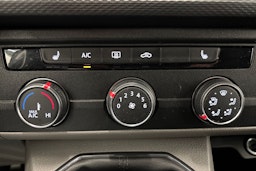 Harmaa Volkswagen Transporter 2020 kuva 14.