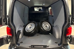 harmaa Volkswagen Transporter 2020 kuva 15.