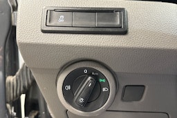 harmaa Volkswagen Transporter 2020 kuva 19.