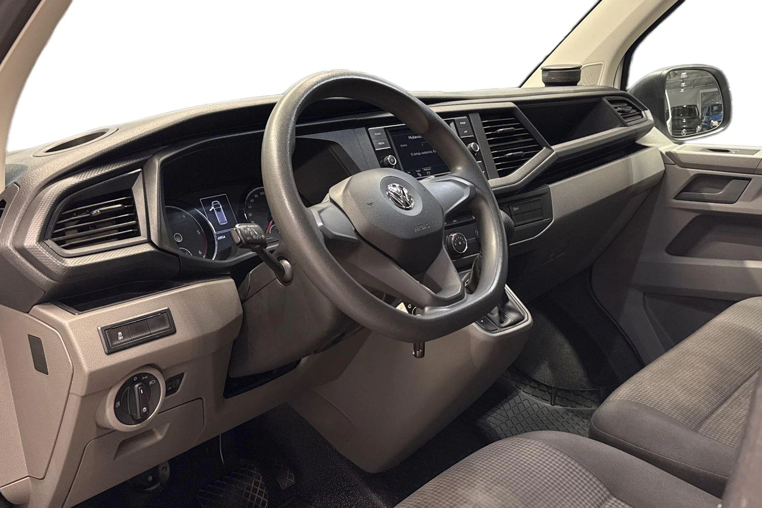 valkoinen Volkswagen Transporter 2020 kuva 8.