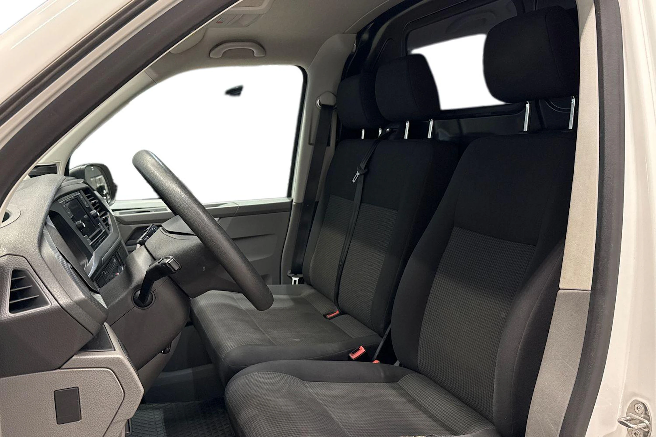 valkoinen Volkswagen Transporter 2020 kuva 11.