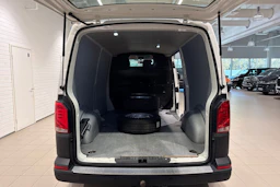 valkoinen Volkswagen Transporter 2020 kuva 15.