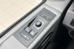 valkoinen Volkswagen Transporter 2020 kuva 23.