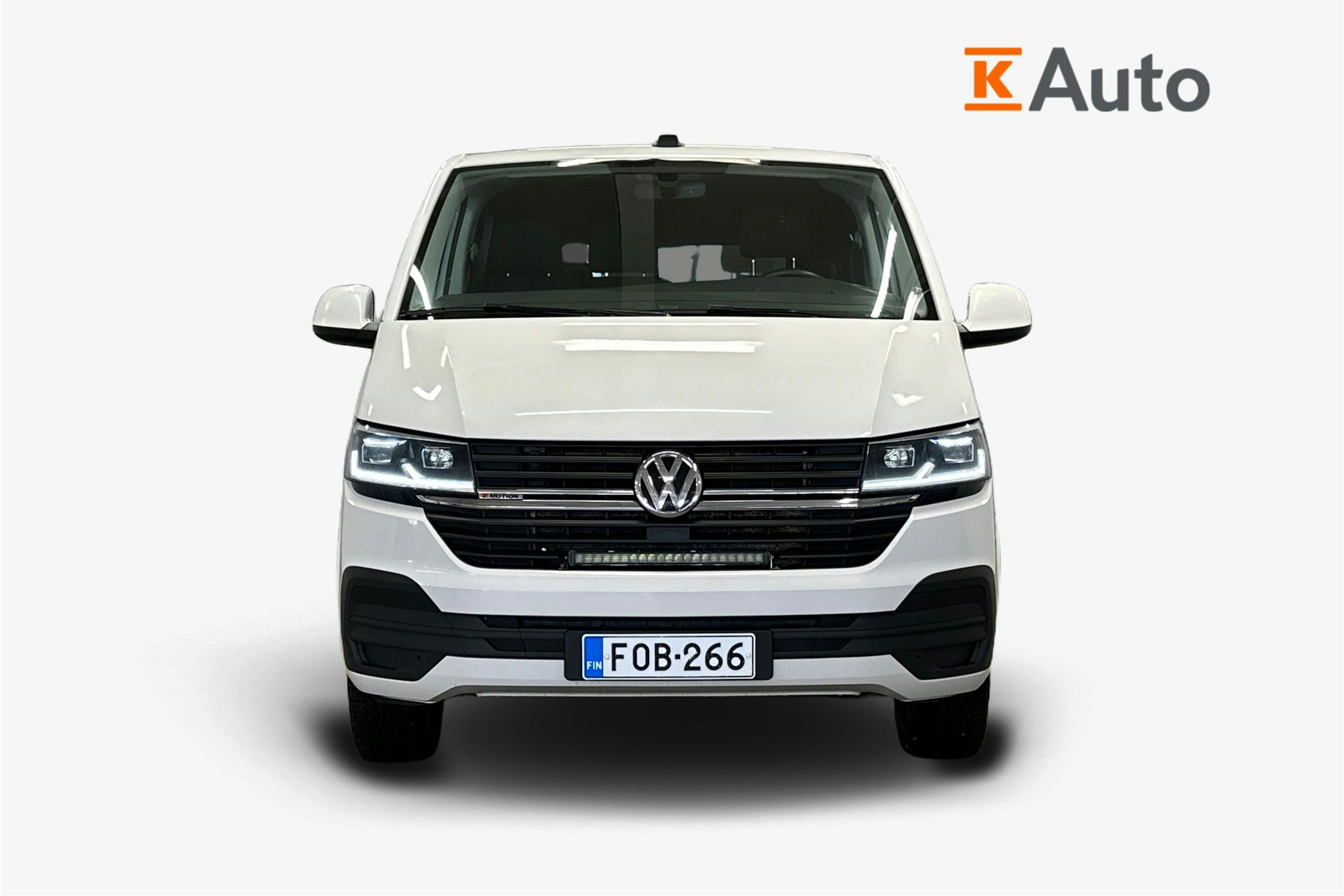 valkoinen Volkswagen Transporter 2020 kuva 5.