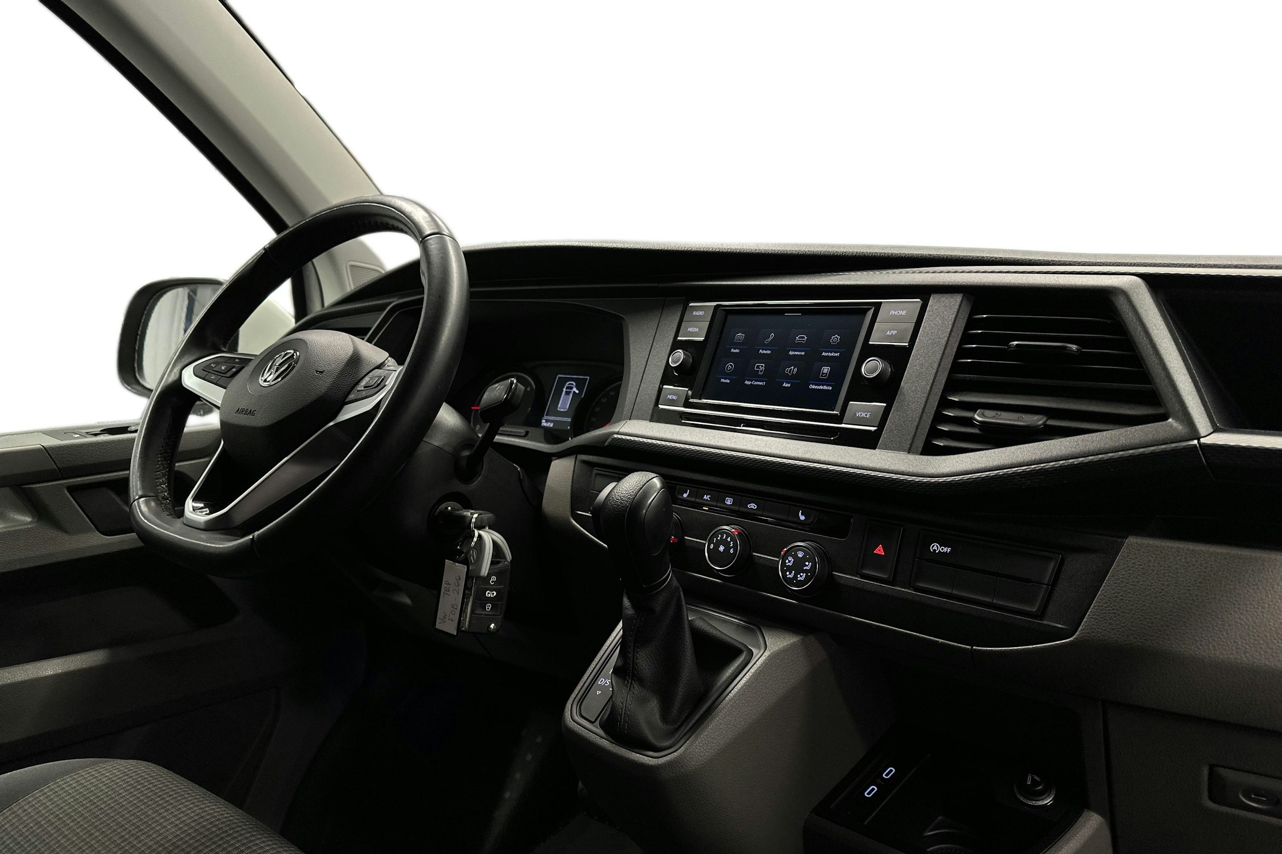 valkoinen Volkswagen Transporter 2020 kuva 9.