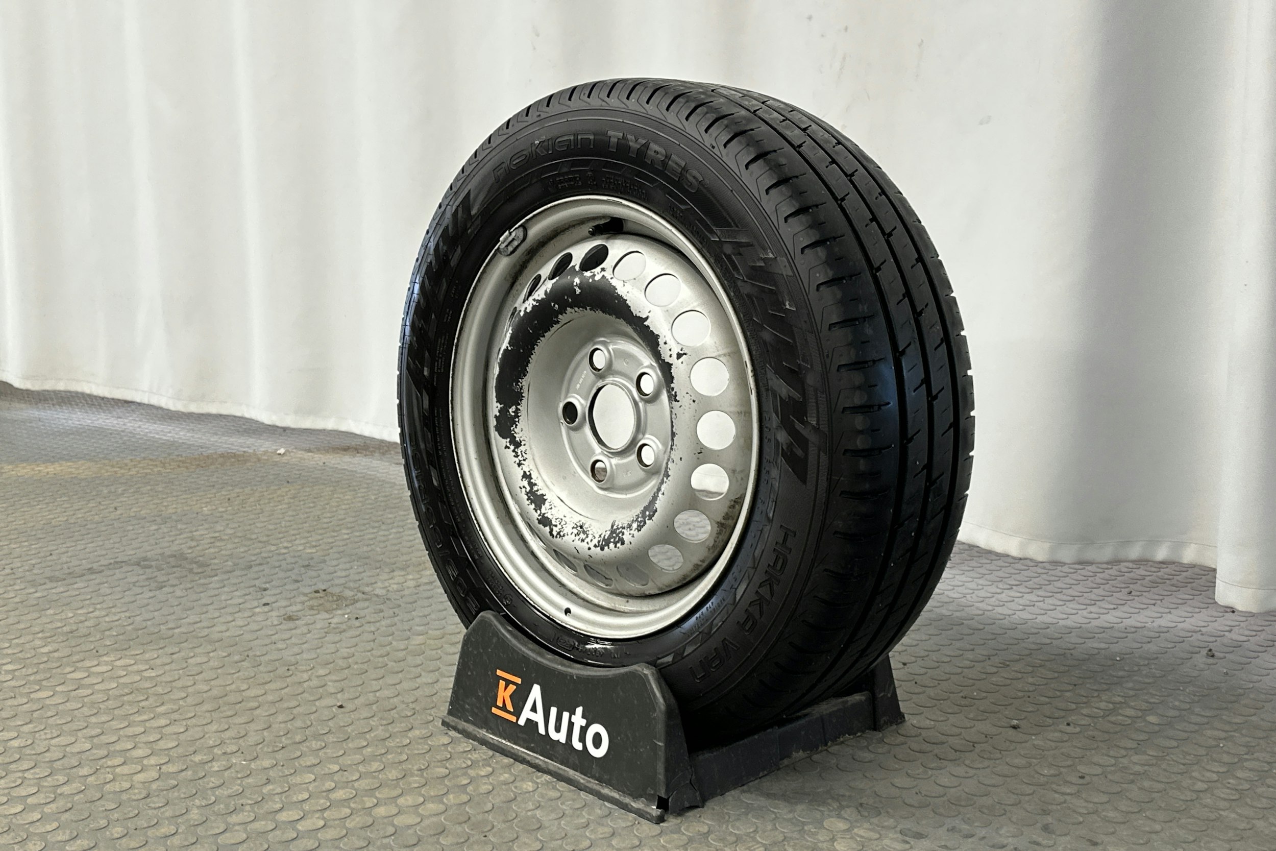 valkoinen Volkswagen Transporter 2020 kuva 13.