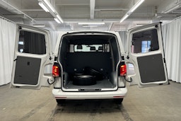 valkoinen Volkswagen Transporter 2020 kuva 15.