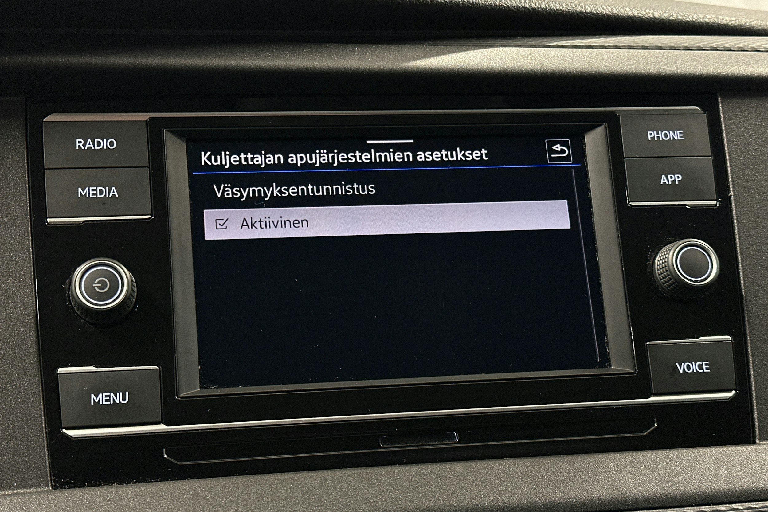 valkoinen Volkswagen Transporter 2020 kuva 23.