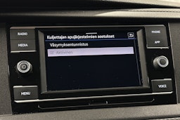 valkoinen Volkswagen Transporter 2020 kuva 23.