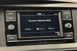 valkoinen Volkswagen Transporter 2020 kuva 24.