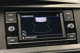 valkoinen Volkswagen Transporter 2020 kuva 25.