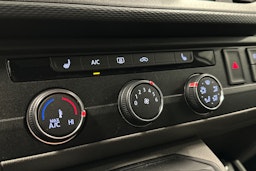 valkoinen Volkswagen Transporter 2020 kuva 26.