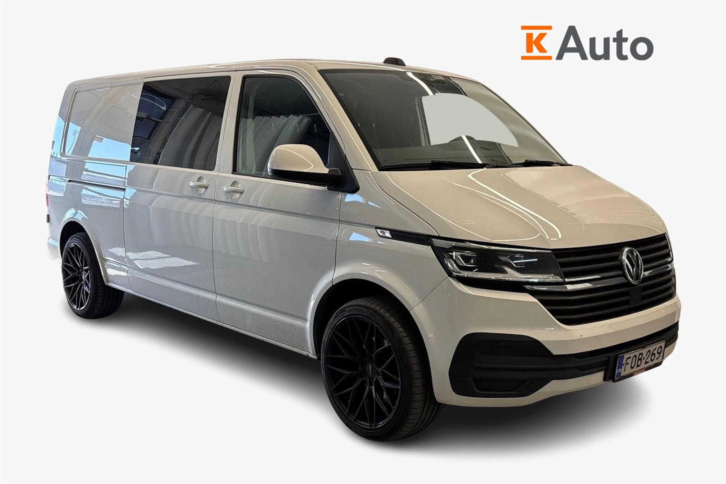 valkoinen Volkswagen Transporter 2020 kuva 1.