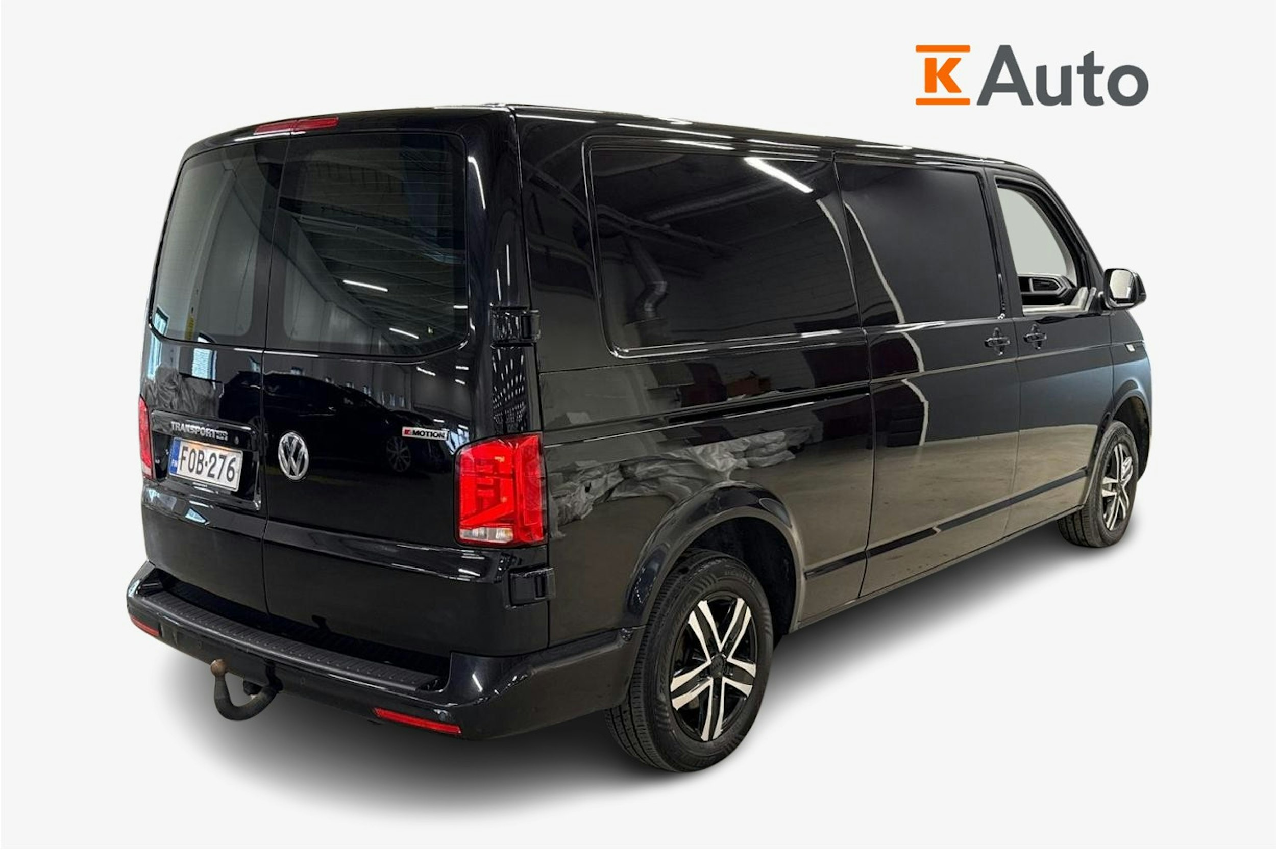 musta Volkswagen Transporter 2020 kuva 2.