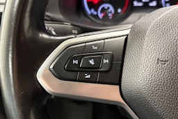 musta Volkswagen Transporter 2020 kuva 16.