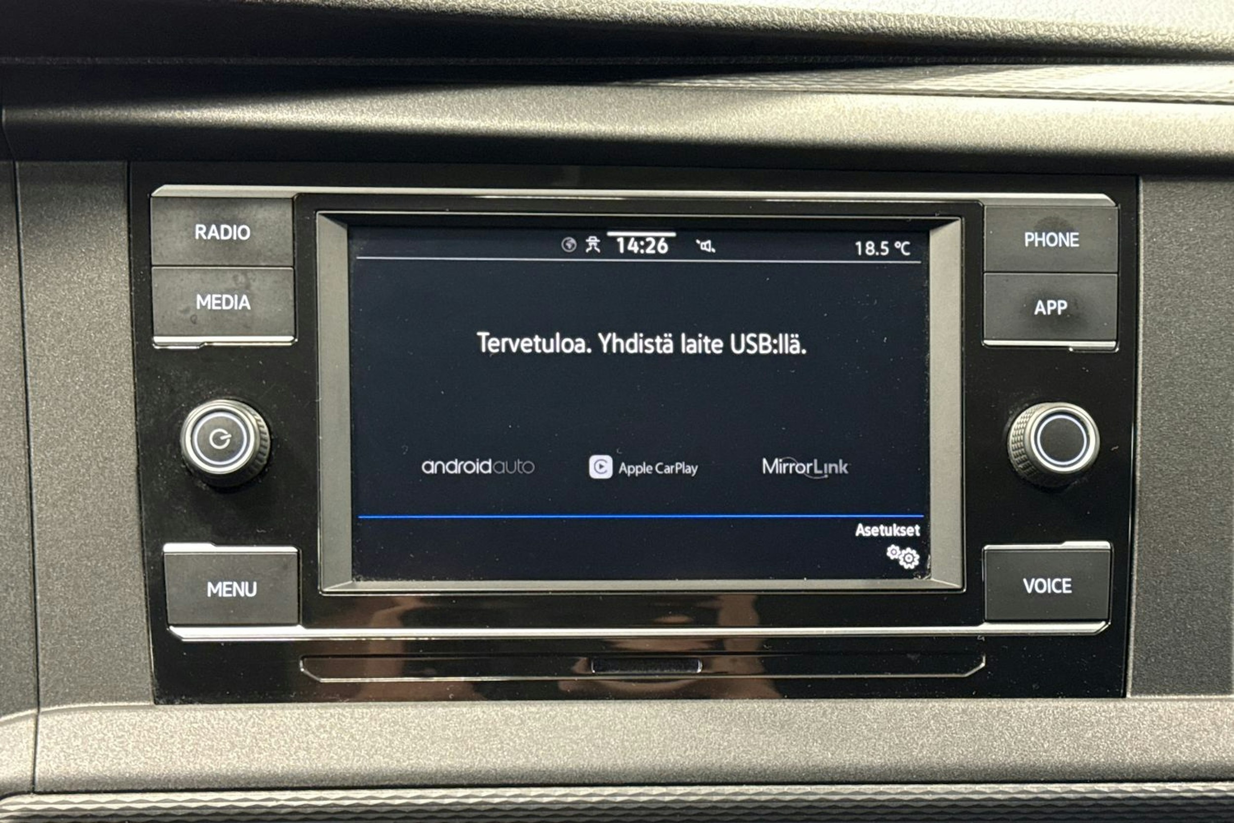 musta Volkswagen Transporter 2020 kuva 20.