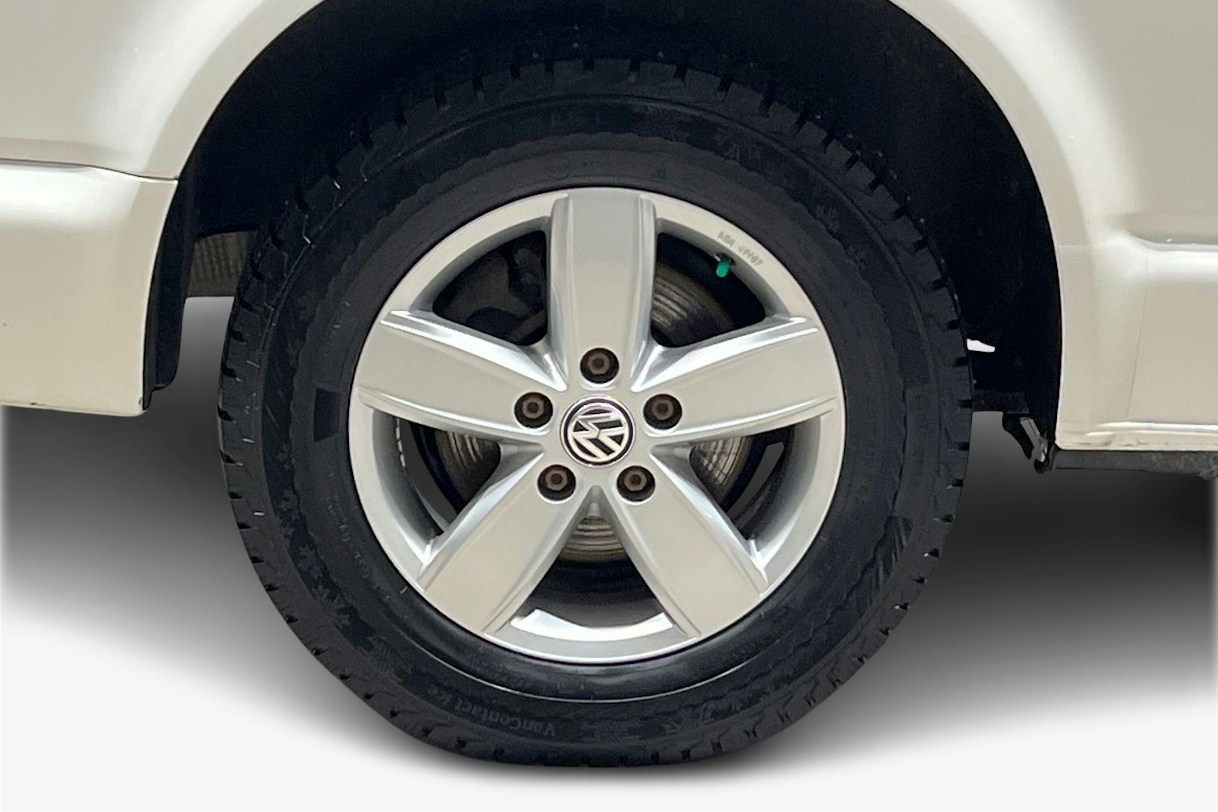 valkoinen Volkswagen Transporter 2020 kuva 12.