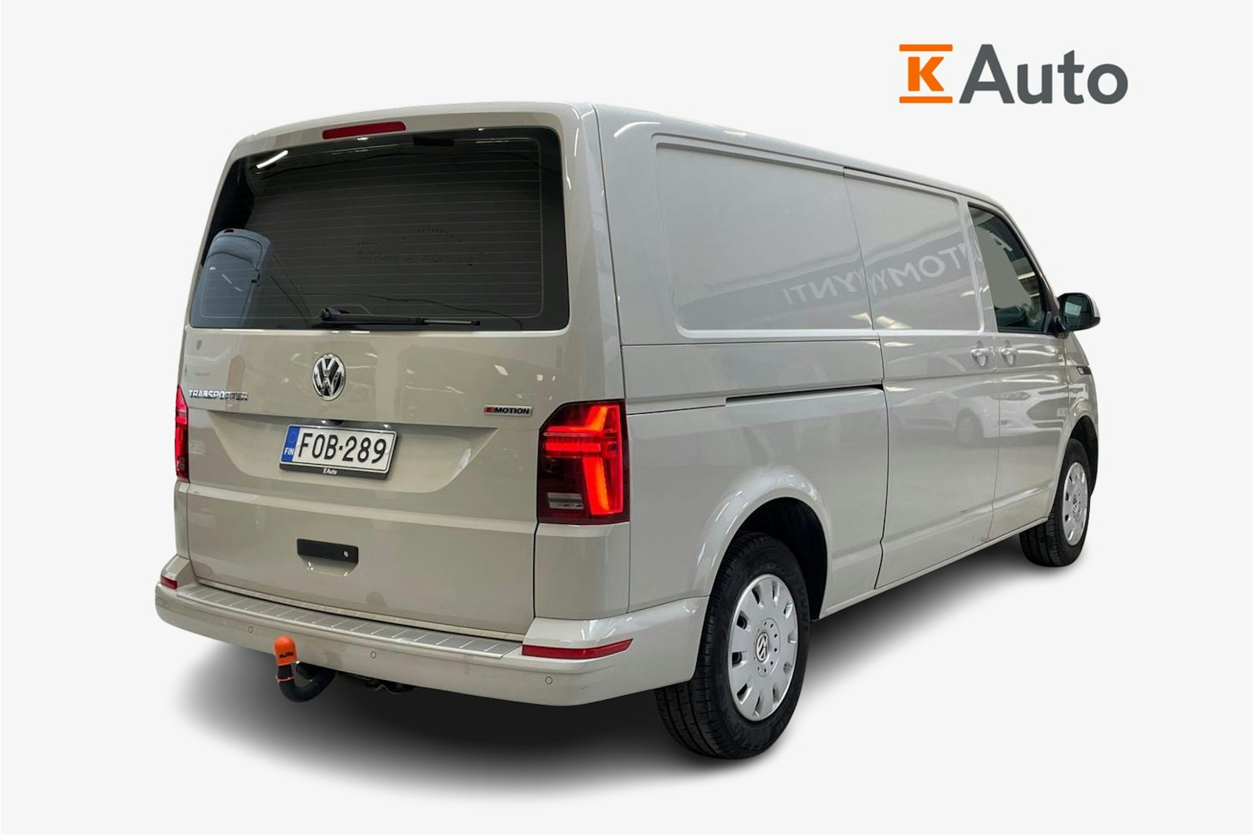 harmaa Volkswagen Transporter 2020 kuva 2.
