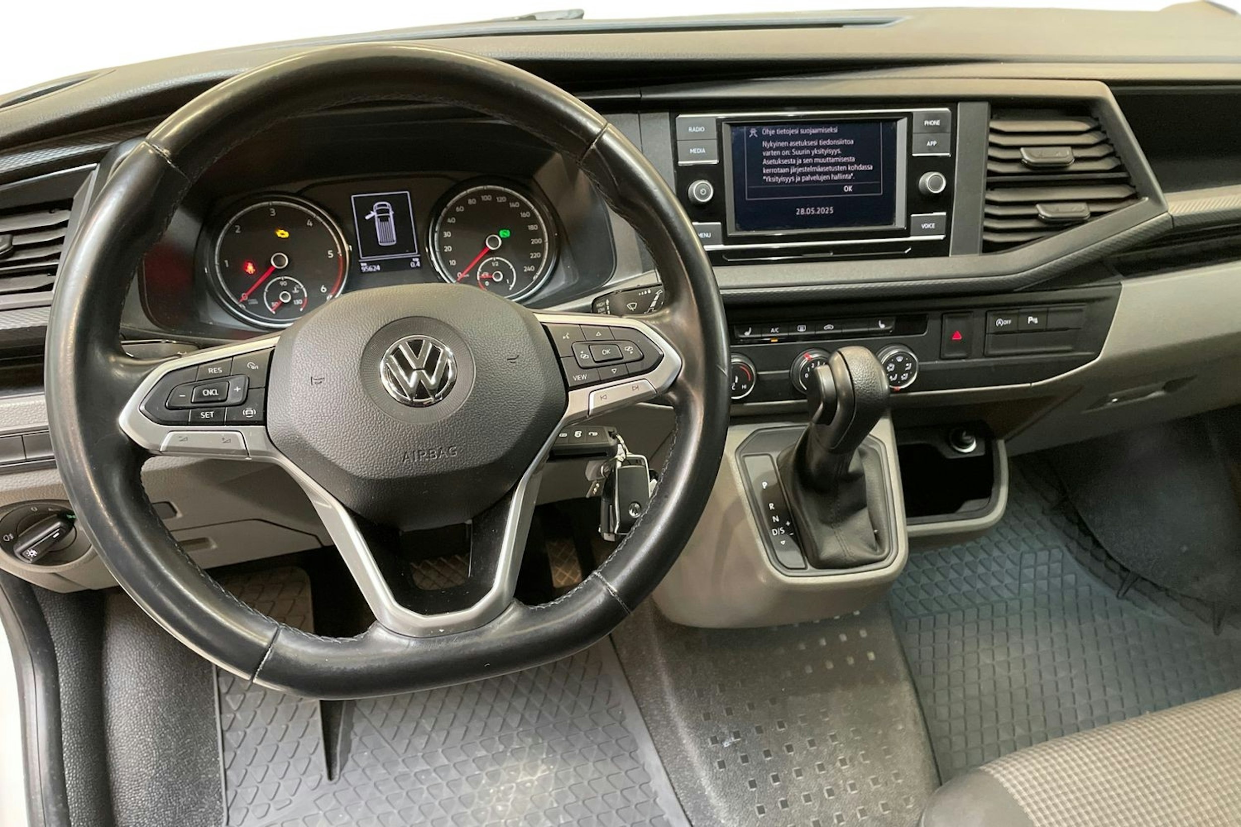 harmaa Volkswagen Transporter 2020 kuva 9.