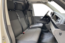 harmaa Volkswagen Transporter 2020 kuva 10.
