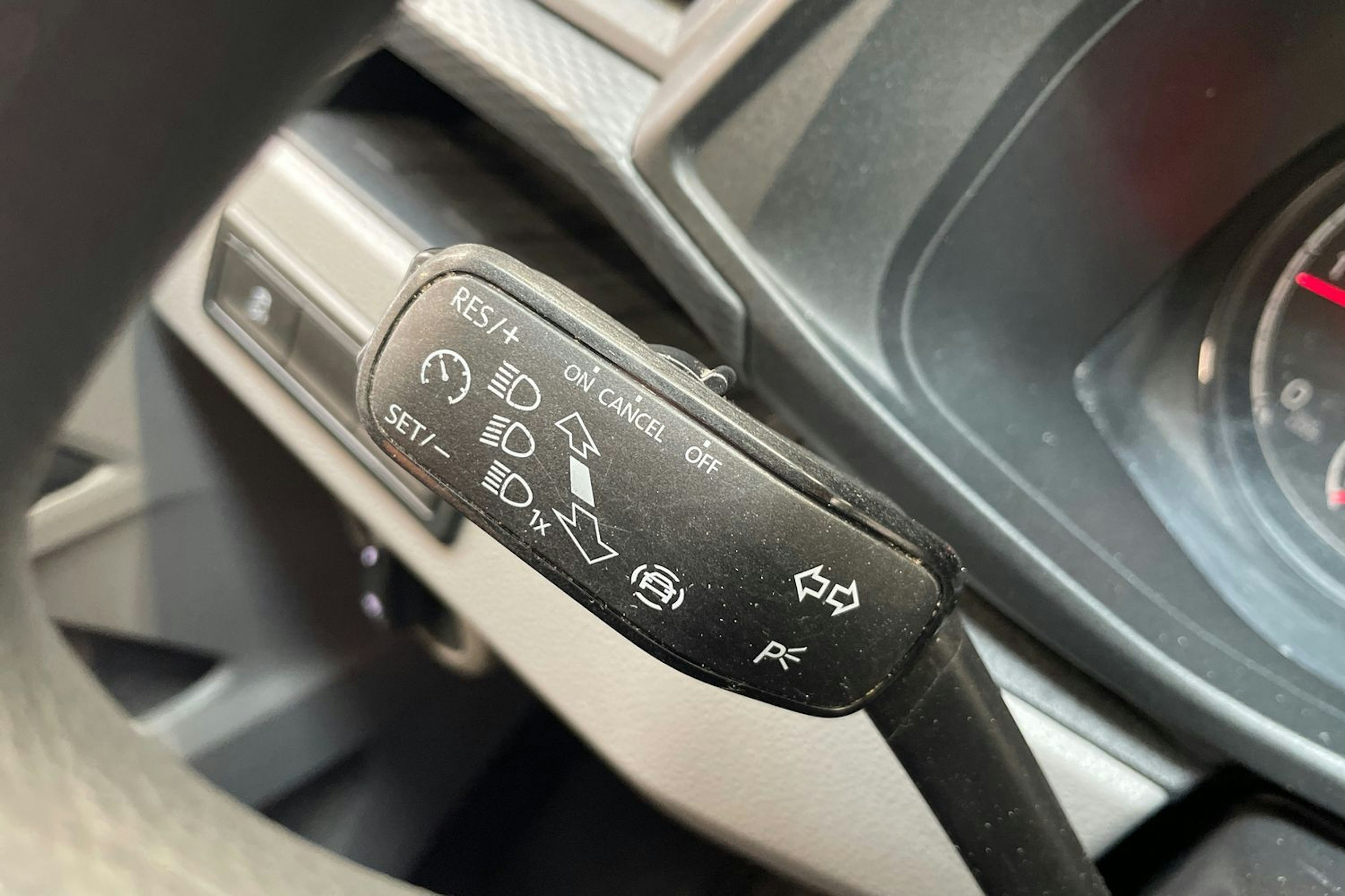 valkoinen Volkswagen Transporter 2020 kuva 18.