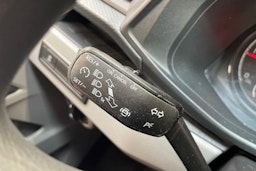 valkoinen Volkswagen Transporter 2020 kuva 18.