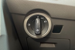 valkoinen Volkswagen Transporter 2020 kuva 19.