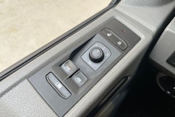 valkoinen Volkswagen Transporter 2020 kuva 20.