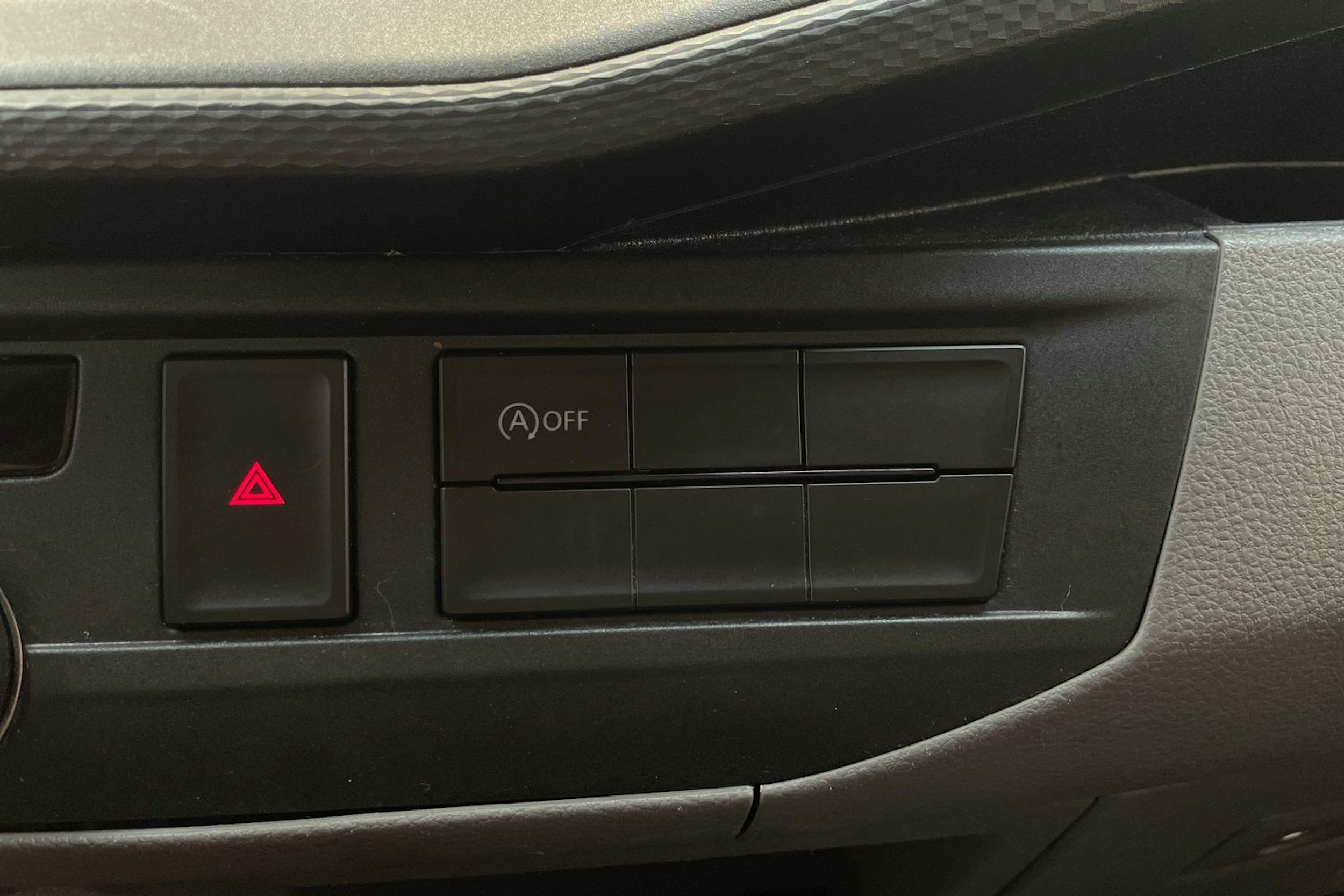 valkoinen Volkswagen Transporter 2020 kuva 26.