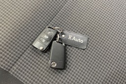 valkoinen Volkswagen Transporter 2020 kuva 28.