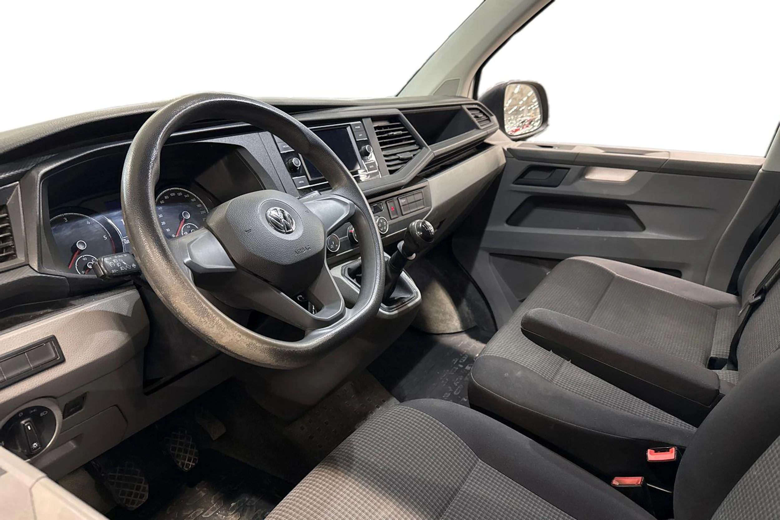 valkoinen Volkswagen Transporter 2020 kuva 3.