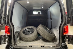 Musta Volkswagen TRANSPORTER 2020 kuva 11.